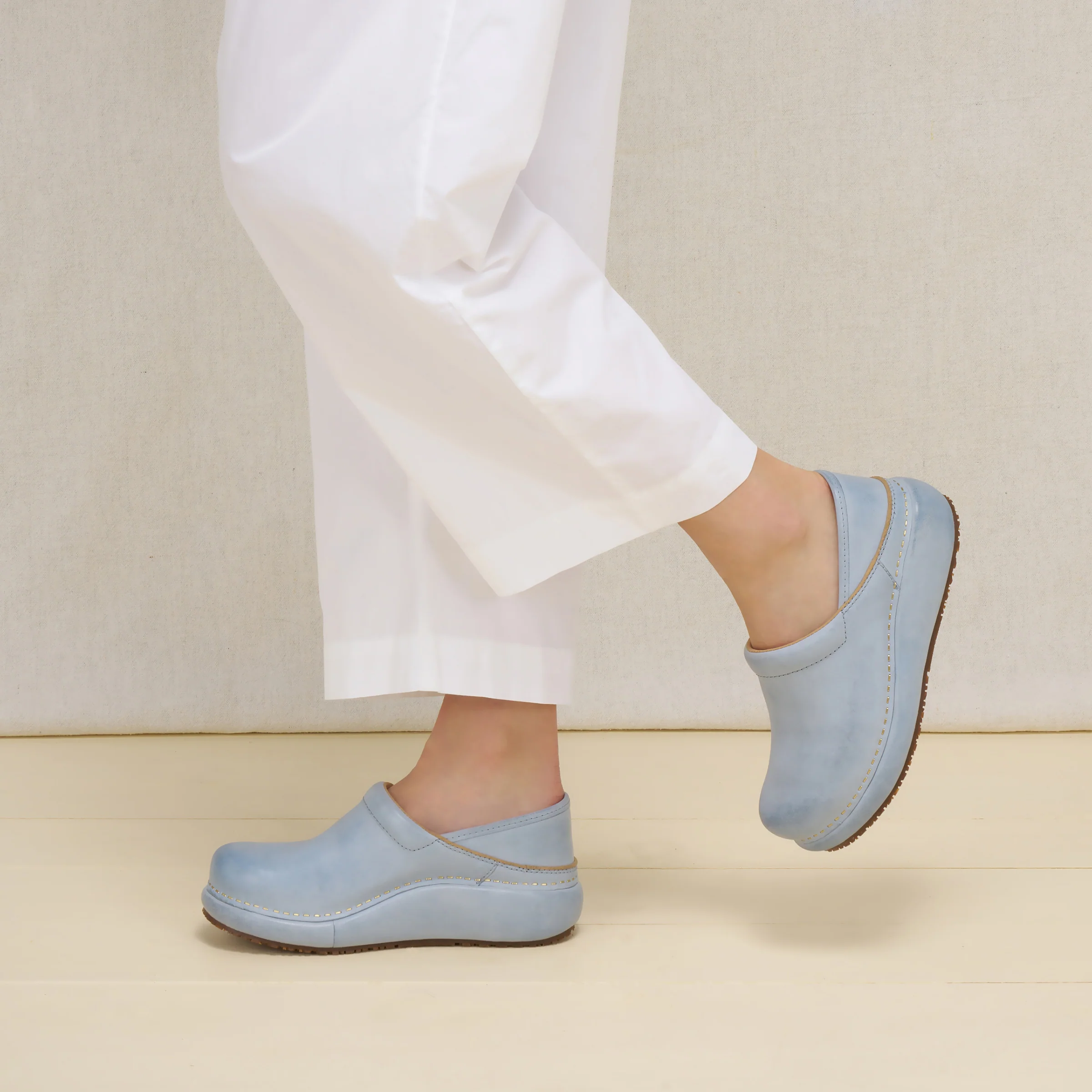 Platform Pro Sky Leather - Image 9